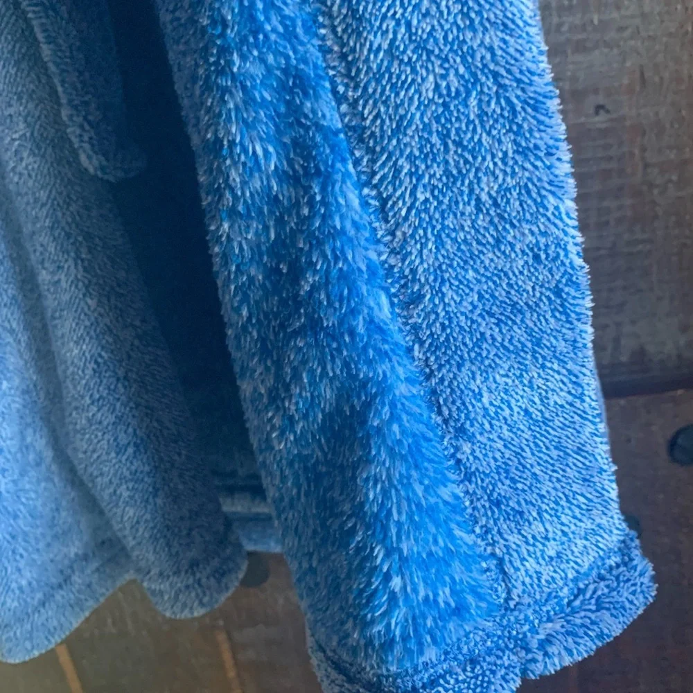Arizona Jean Co. blue kid’s shark robe size large 14 - 16 unisex ocean beach 🦈